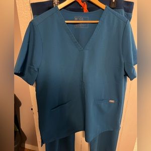 Figs Casma Three-Pocket Scrub Top Limited Edition Alps Blue XXL